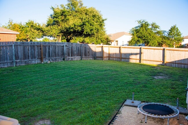 Building Photo - 928 Sally Lunn Way