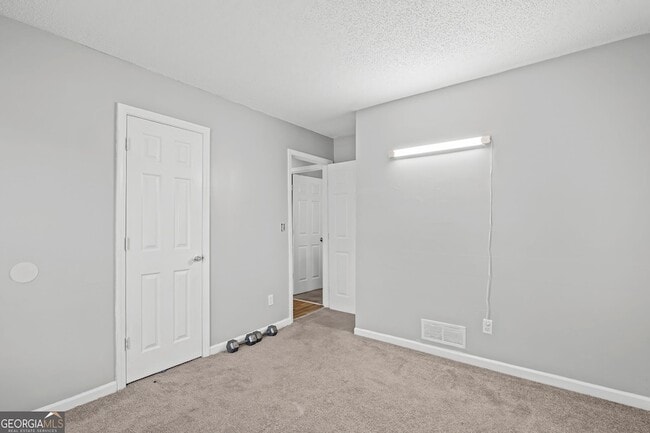 Building Photo - 5626 Pine Gate Dr