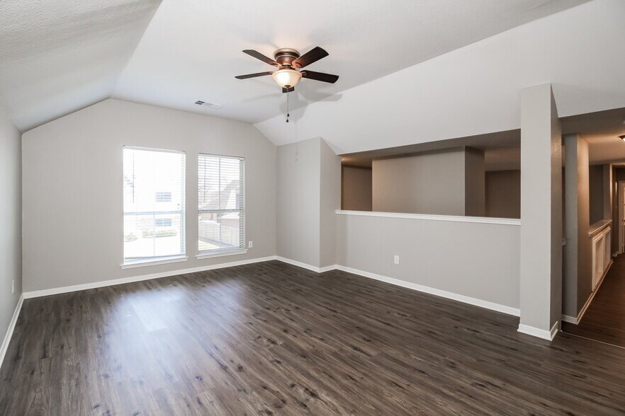 Building Photo - 1483 Applewood Dr
