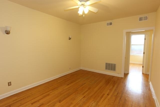 Building Photo - 555 W Aldine Ave