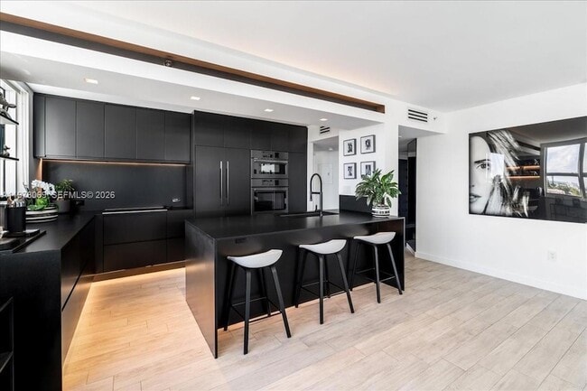 Building Photo - 650 West Ave