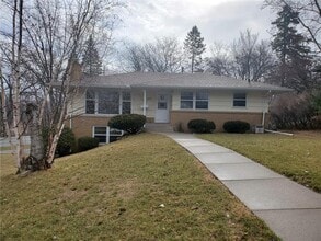 Building Photo - 2488 Chatsworth St N