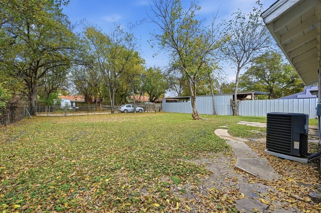 Building Photo - 4229 Comanche St