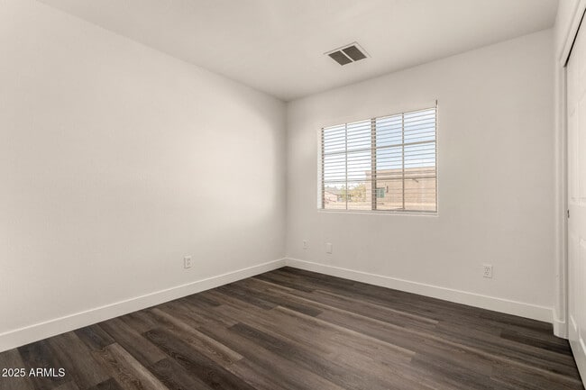 Building Photo - 2838 E Tracy Ln