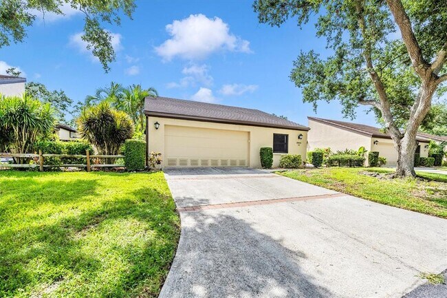 Building Photo - 3905 Glen Oaks Manor Dr