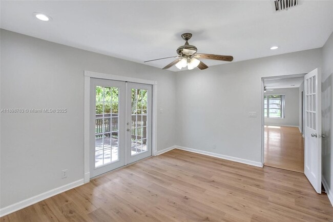 Building Photo - 5386 Balsam Terrace