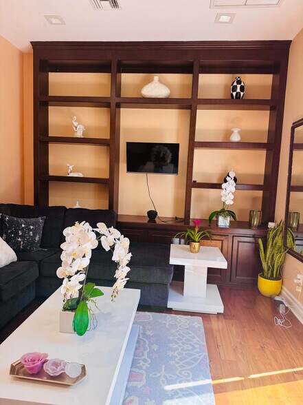 Building Photo - 4030 Prado De La Mariposa