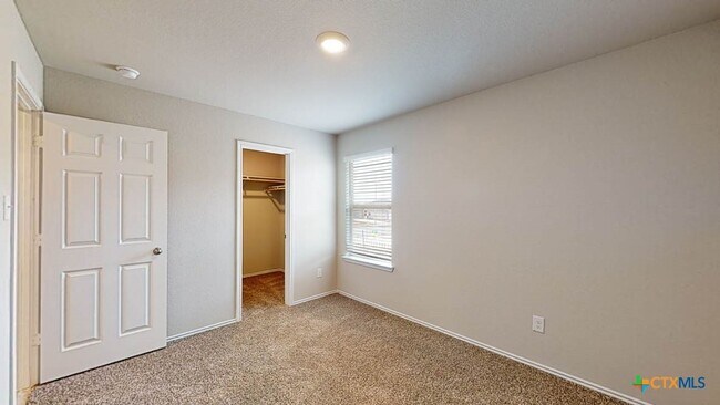 Building Photo - 1504 Rolling Thunder Dr