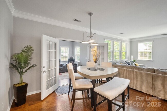 Building Photo - 188 Sweet Briar Dr