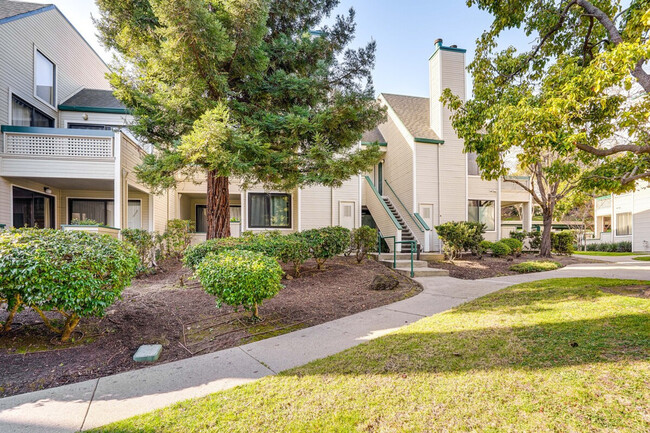 Building Photo - 3641 West Ct