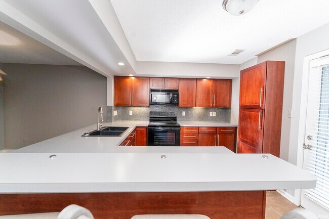 Building Photo - 107 Olde Newburgh Dr