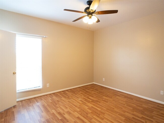 Building Photo - 6500 Harbor Town Dr