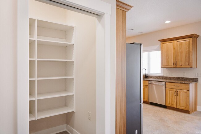 Building Photo - 3209 W Bartlett Dr