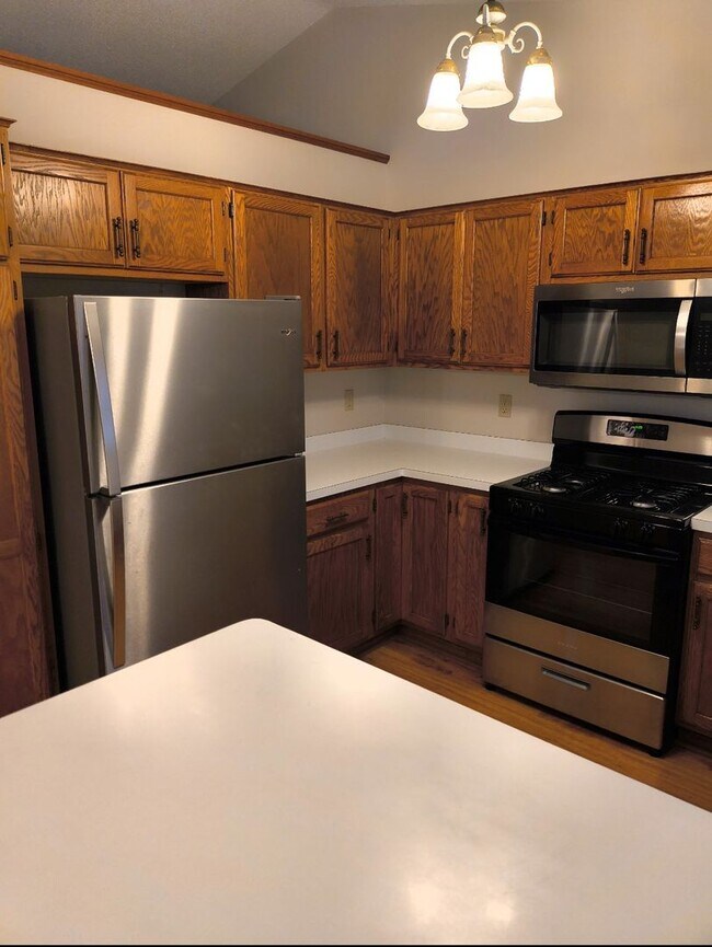 Building Photo - 1250 Silverwood Ct