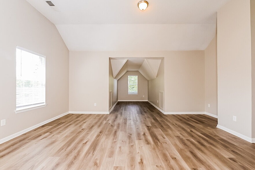 Building Photo - 130 Bellington Dr