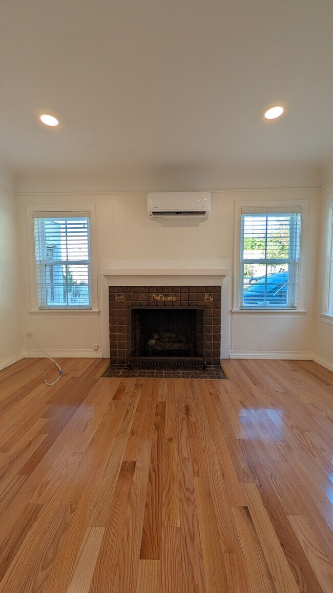 Building Photo - 1203 N Kenilworth Ave