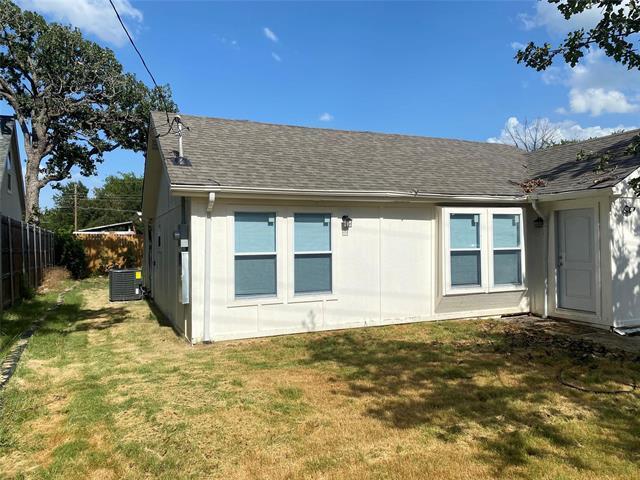 Building Photo - 1206 Red Bud St