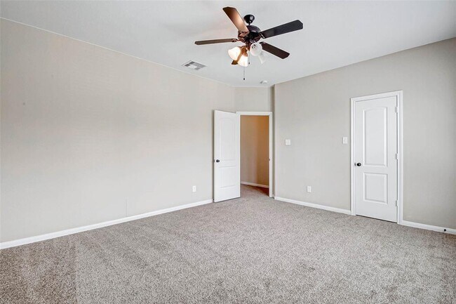 Building Photo - 26 Cheswood Manor Drive