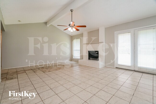 Building Photo - 5304 Tamarack Ct