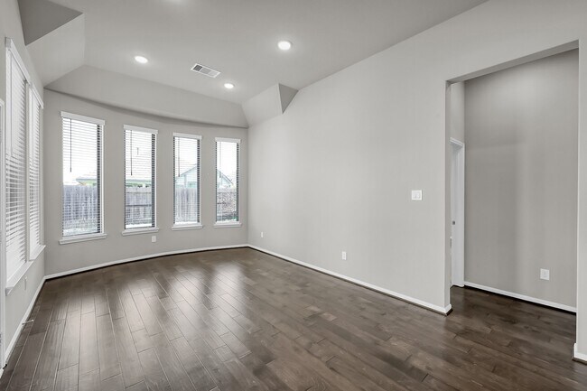 Building Photo - 2807 Jehlon Ln