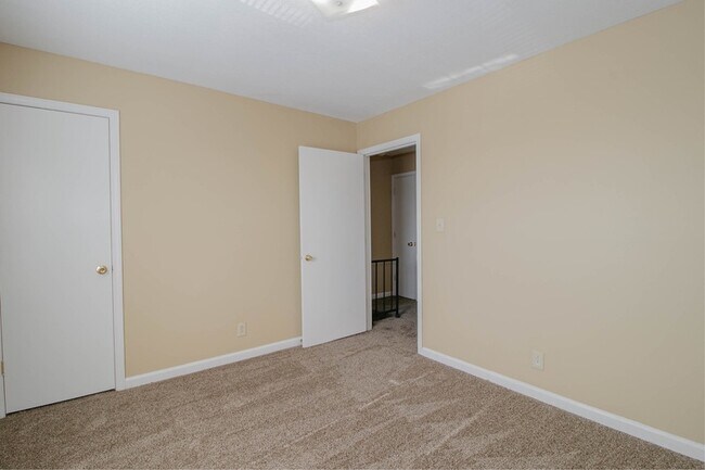 Building Photo - 371 Peabody Dr