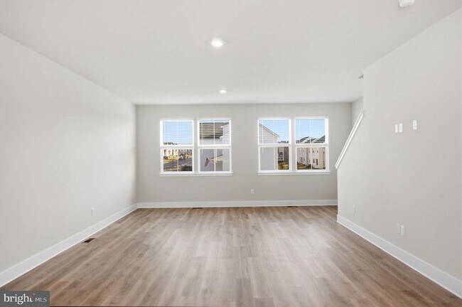 Building Photo - 113 Lakota St