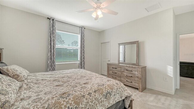 Building Photo - 10896 Pinot Dr