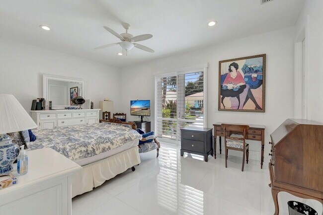 Building Photo - 17070 Royal Cove Way