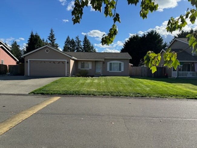 Primary Photo - Quiet and Comfortable Spanaway 3bd, 2 bath...