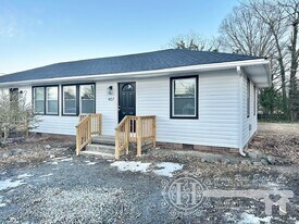 Building Photo - 407 Laurel Hill Dr