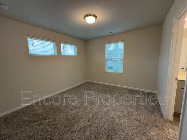 Building Photo - 304 Joneshaven Dr
