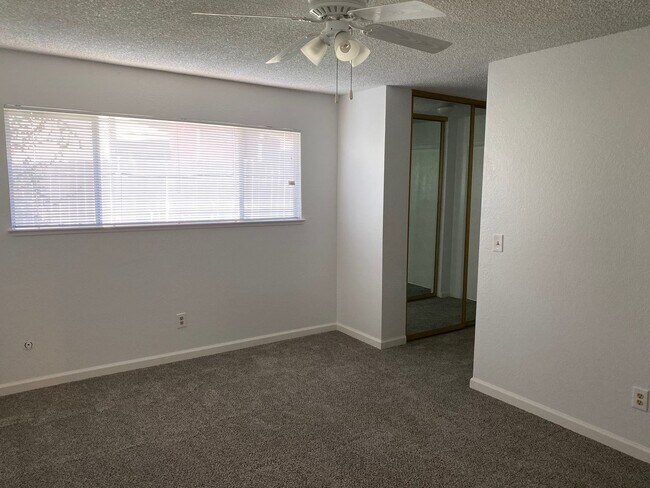 Building Photo - Spacious 2bd/2ba Fair Oaks Duplex with Garage
