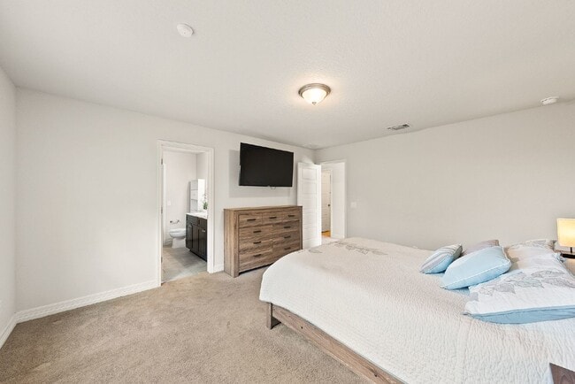 Building Photo - 2 WEEKS FREE RENT w/ 12 Month Lease!!!!!