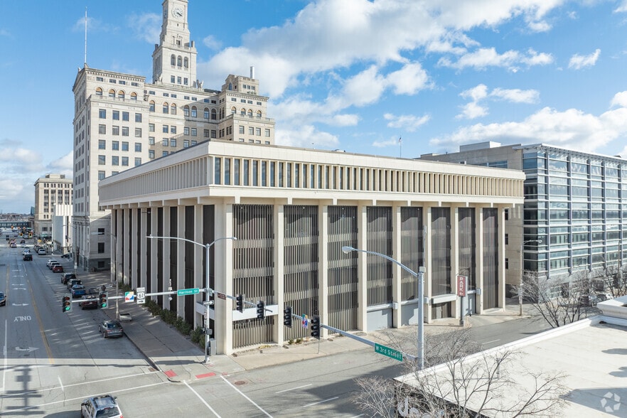 Primary Photo - The Penthouse Davenport