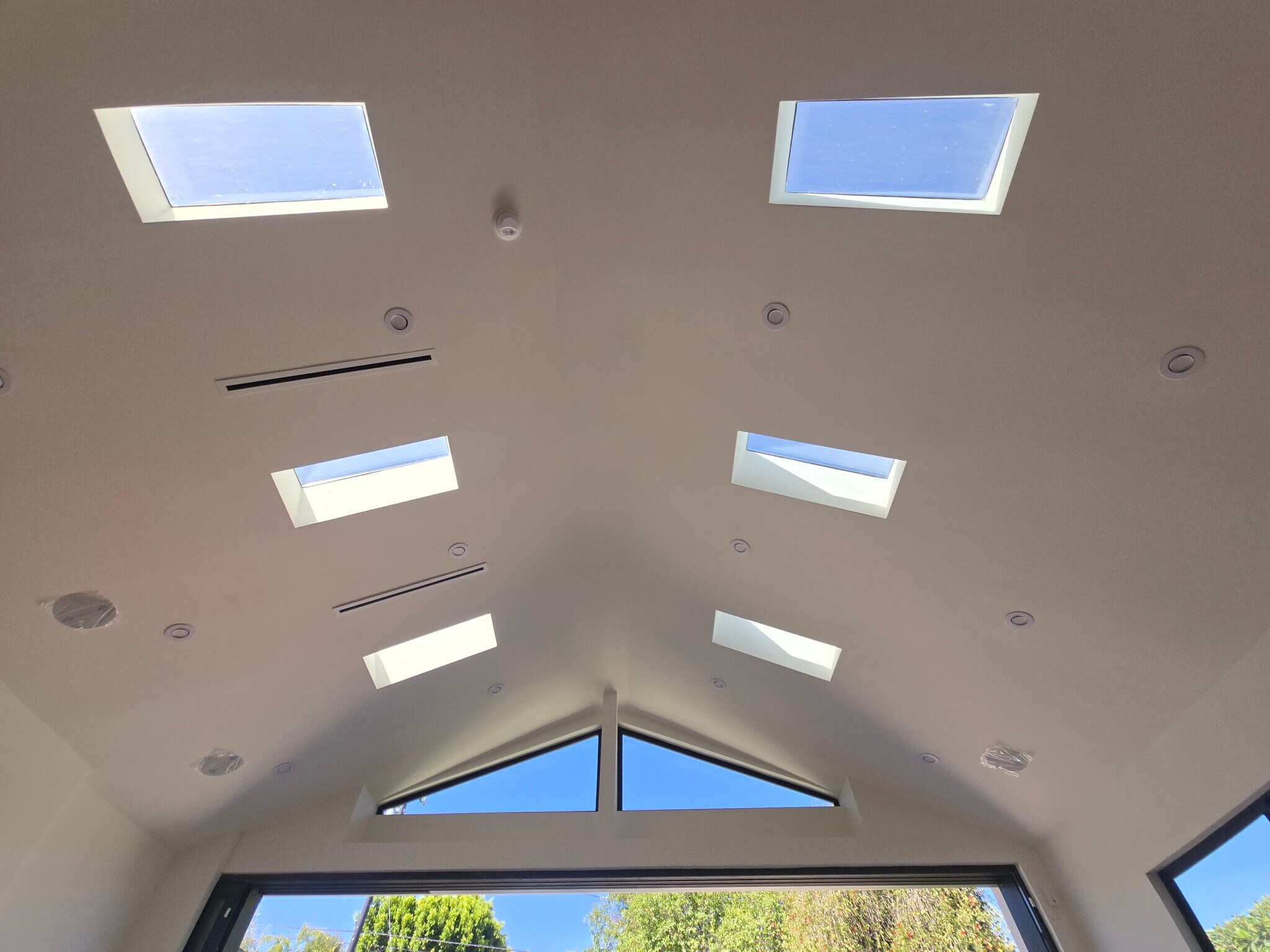 Building Photo - 4501 Canoga Dr