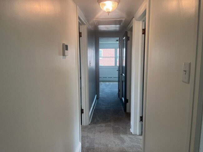Building Photo - Spacious 5-Bedroom Home in East Cocalico T...