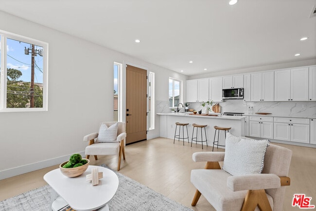 Building Photo - 3626 E 1st St