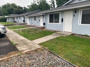 Building Photo - 2 Bed/1 Bath Apartment in Clarkston, WA