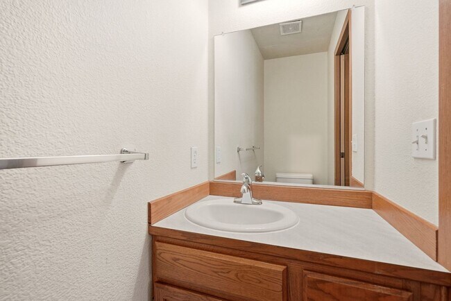 Building Photo - 3442abcd