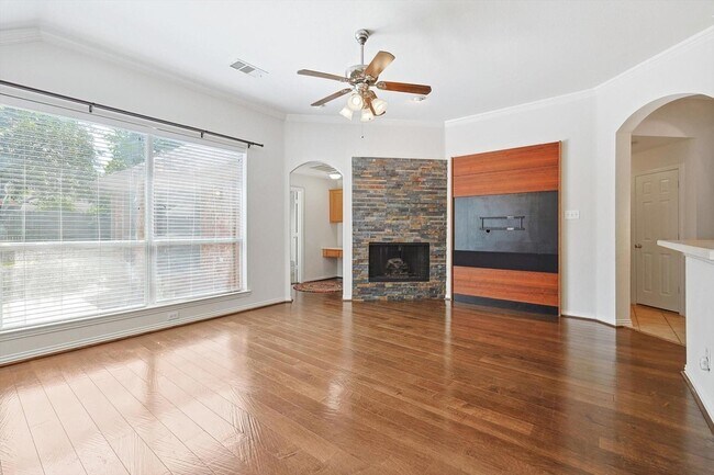 Building Photo - 3516 Sutters Way