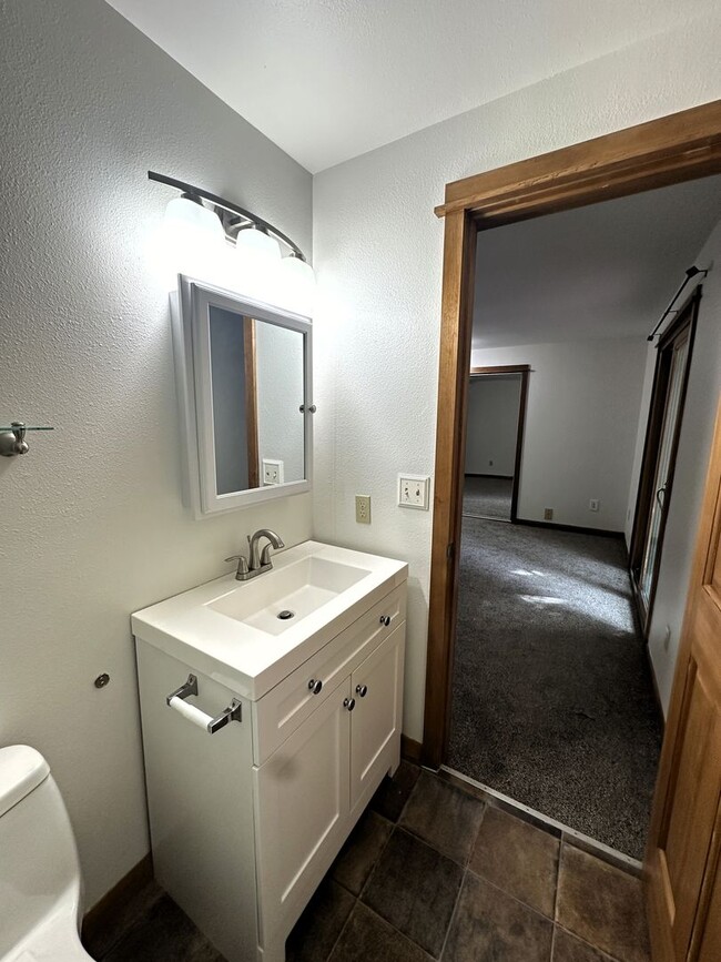 Building Photo - 3Bd/2Ba Sammamish House