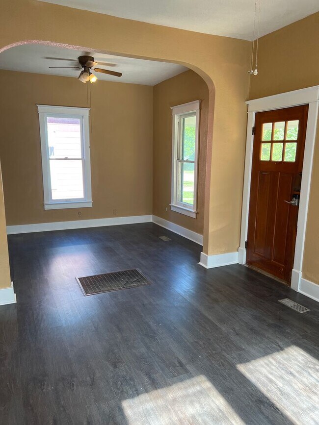 Building Photo - Schedule a Showing Today!!!