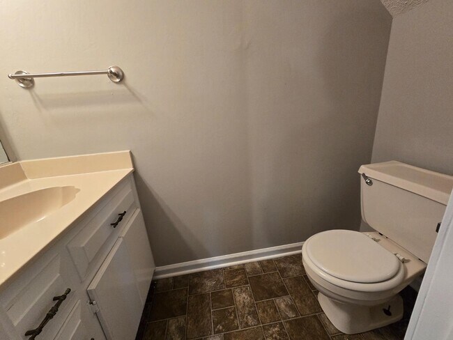 Building Photo - 224A Hunter Dr