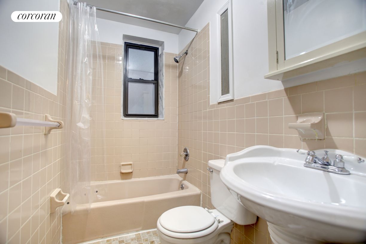 Building Photo - 507 W 169th St