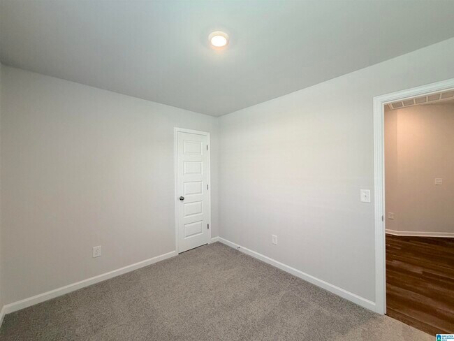 Building Photo - 174 Hill Ln