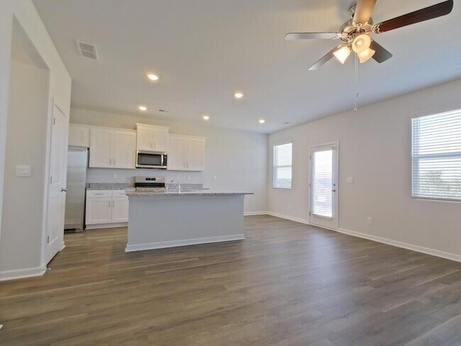Building Photo - 937 Raghorn Rd