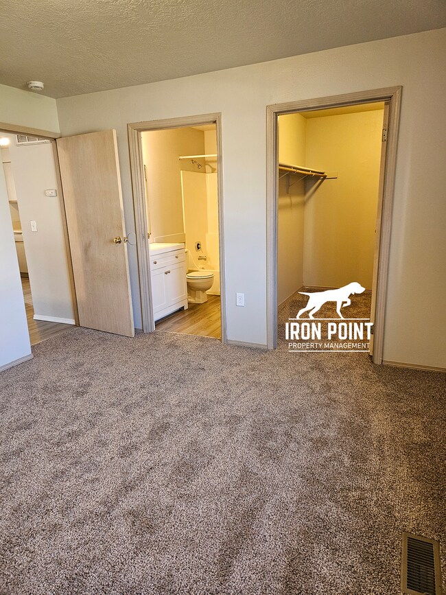 Building Photo - DAL584