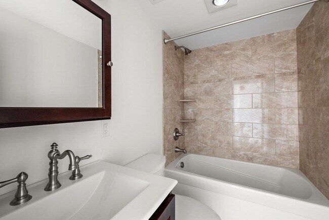 Building Photo - 32 Hancock St