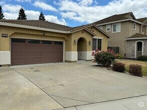 Building Photo - Cozy and Spacious Home in Elk Grove