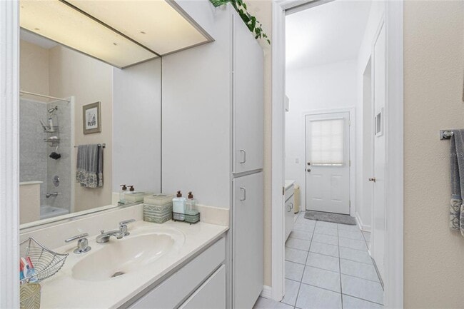 Building Photo - 202 George Rd SE